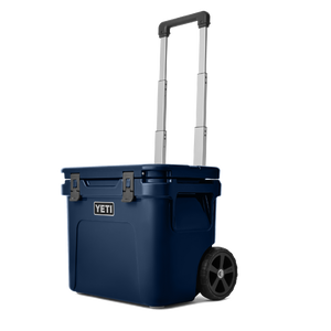 YETI ROADIE 32 WHEELED HARD COOLER [Cl:NAVY]